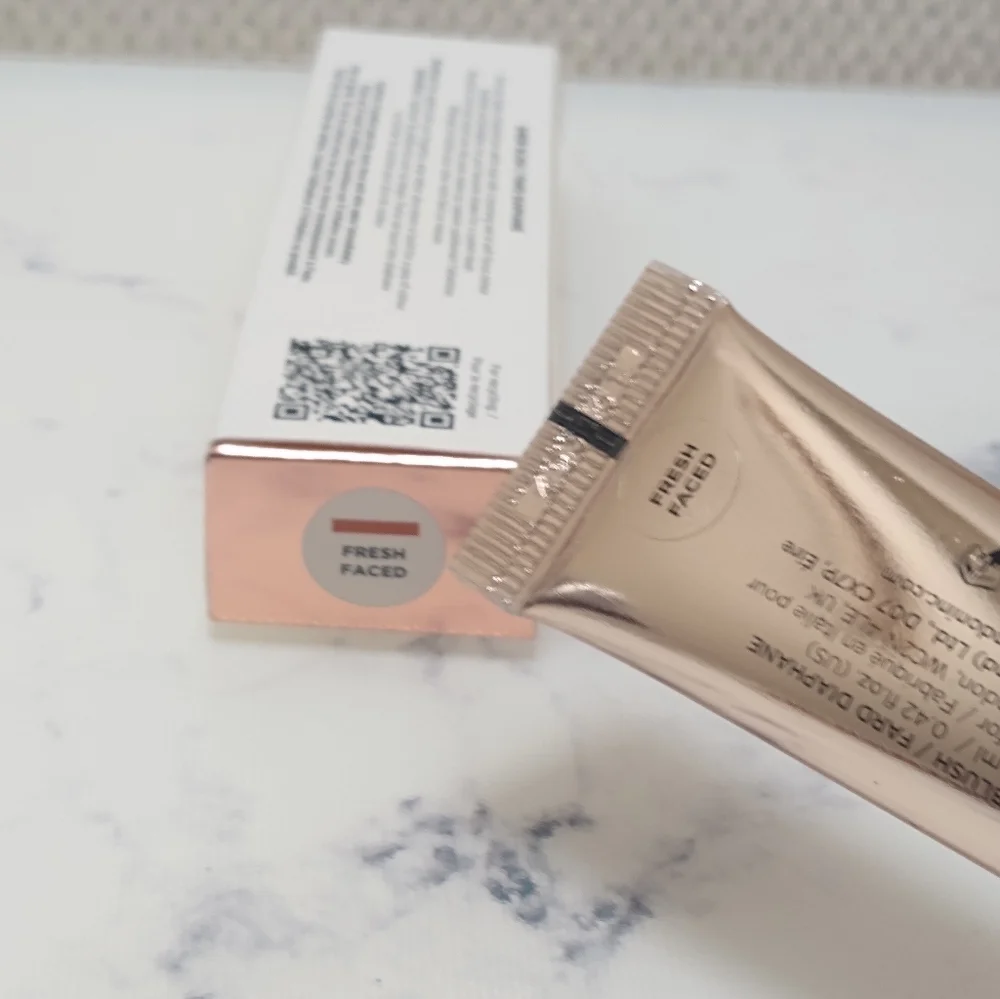 Iconic London Sheer Blush in Fresh Faced
